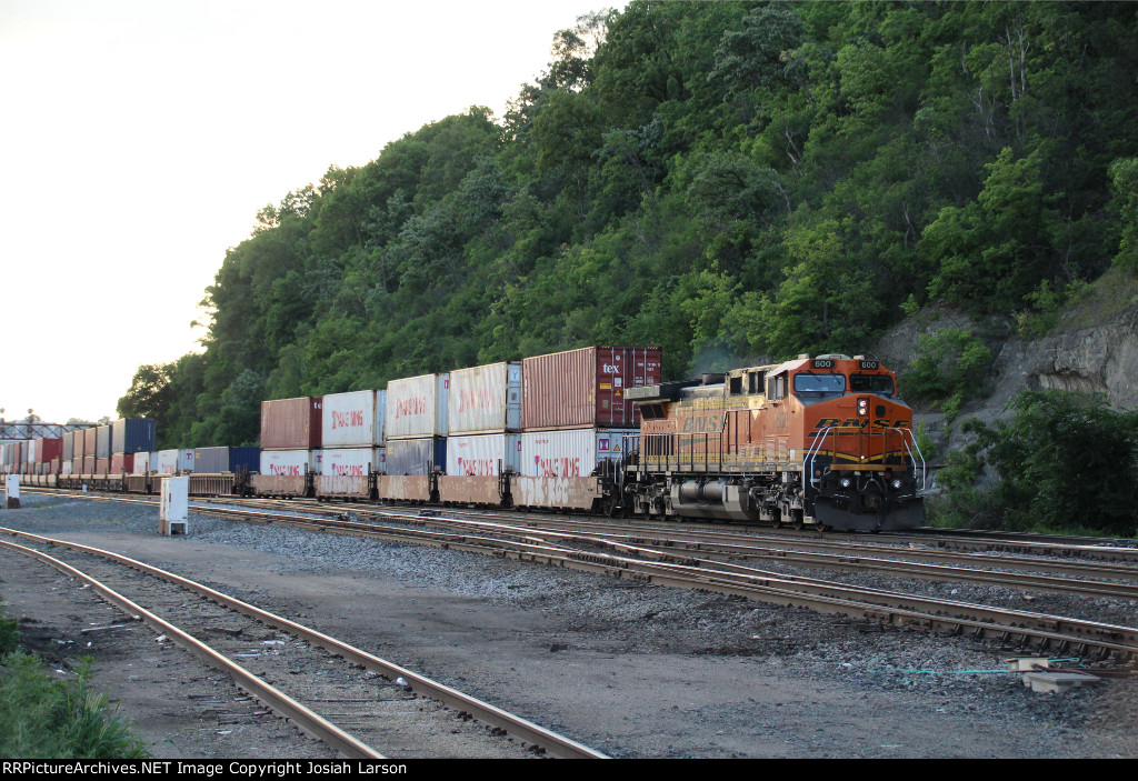 BNSF 600 East